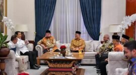 Presiden terpilih sekaligus Ketua Umum Partai Gerindra Prabowo Subianto menerima kedatangan Majelis Syuro Partai Keadilan Sejahtera Dr. Salim Segaf Aljufri. (Instagram.com @aheryawan)