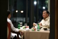 Presiden Joko Widodo (Jokowi) dan Presiden Terpilih Prabowo Subianto santap malam dan berdiskusi di sebuah restoran di Plataran Gelora Bung Karno (GBK). (Instagram..com @prabowo)