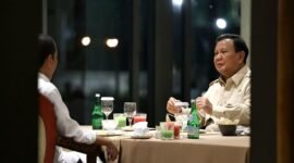 Presiden Joko Widodo (Jokowi) dan Presiden Terpilih Prabowo Subianto santap malam dan berdiskusi di sebuah restoran di Plataran Gelora Bung Karno (GBK). (Instagram..com @prabowo)