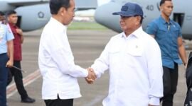 Presiden RI Joko Widodo bersama Menteri Pertahanan sekaligus presiden RI terpilih Prabowo Subianto. (Facebook.com @Prabowo Subianto)
