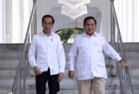 Presiden RI Joko Widodo bersama Menteri Pertahanan sekaligus presiden RI terpilih Prabowo Subianto. (Facebook.com @Prabowo Subianto)
