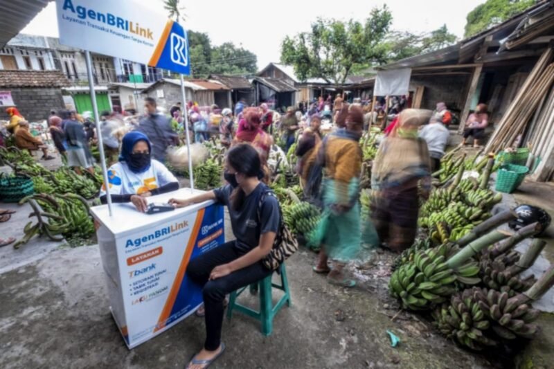 Selama liburan panjang Nataru, BRI pastikan jaringan AgenBRILink tetap beroperasi untuk memenuhi kebutuhan finansial nasabah, terutama di wilayah yang jauh dari kantor cabang. (Dok. BRI)