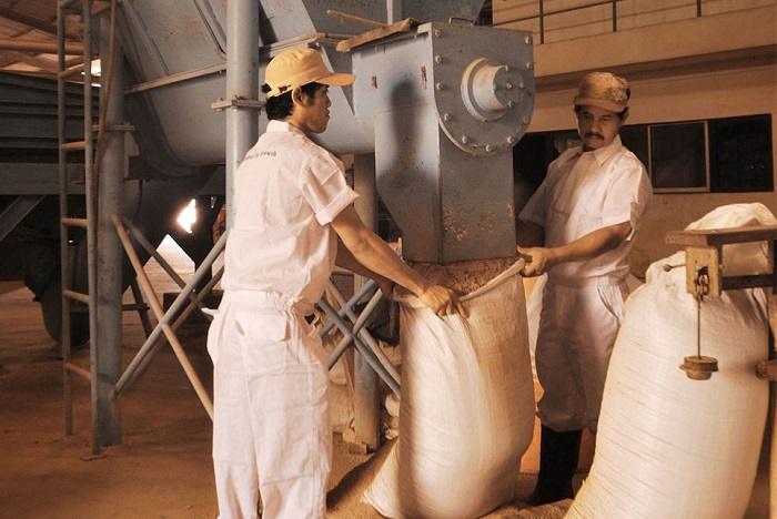 3. FKS Multi Agro lakukan pemecahan saham besar-besaran untuk penuhi aturan free float BEI. (Dok. fksmultiagro.com)