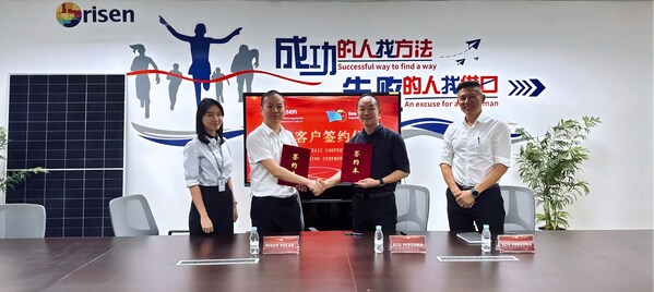 Photo&nbsp;of&nbsp;the&nbsp;two&nbsp;parties&nbsp;signing&nbsp;the&nbsp;agreement