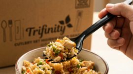 Satu alat, sejuta kemudahan! 🥄🍴 Buat kamu pengusaha Rice Bowl atau katering, saatnya beralih ke Spork Trifinity. Lebih hemat biaya karena nggak perlu beli sendok & garpu terpisah, bahannya tebal, kuat, dan sudah Halal MUI.